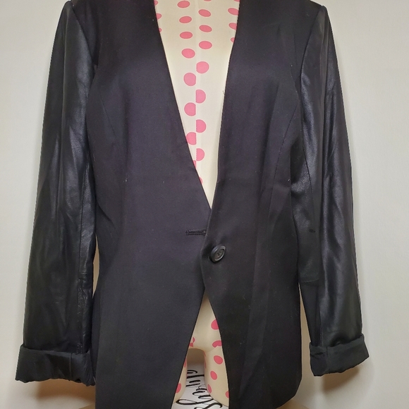 Blazer - Picture 2 of 6